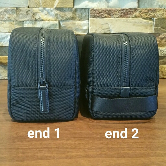 *SALE - LAST ONE!* NEW Michael Kors Toiletry Bag - Picture 6 of 6